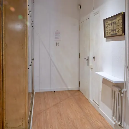 Family-Friendly Home In Central Barcelona 4Bdr Exterior photo